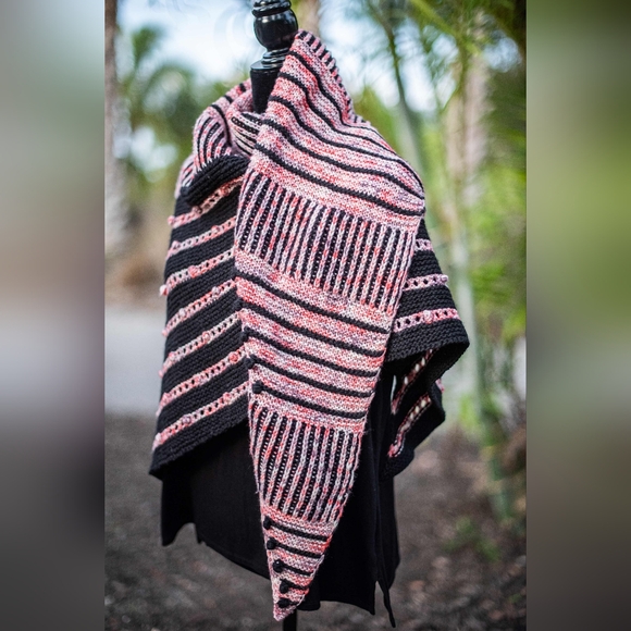 Gift With the Purchase of Any Three Shawls from my Collection. Not for sale - Picture 3 of 10